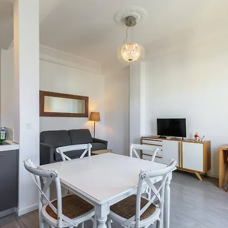 2 Pieces Dans Le Carre D Or Appartement *