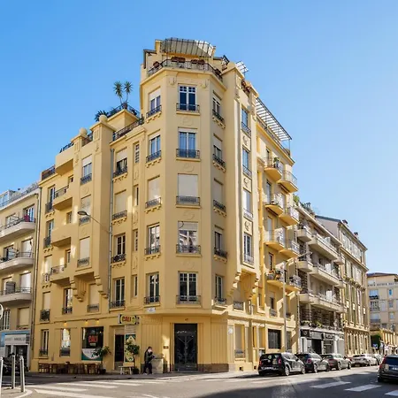 2 Pieces Dans Le Carre D Or * نيس