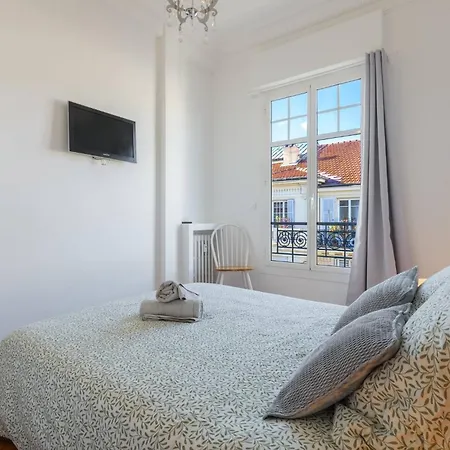 2 Pieces Dans Le Carre D Or شقة نيس