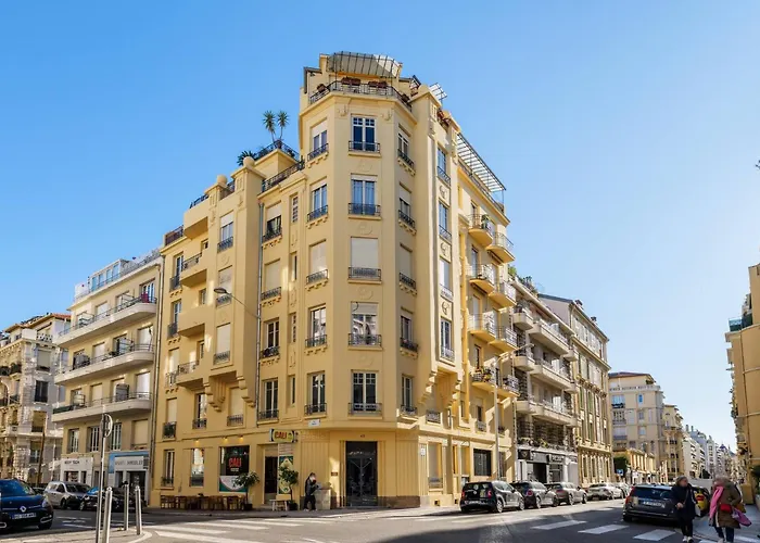 2 Pieces Dans Le Carre D Or * نيس