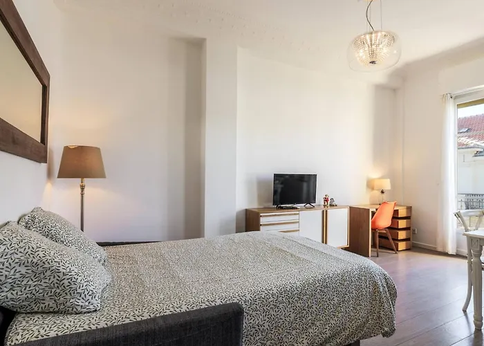 2 Pieces Dans Le Carre D Or Apartment Nice