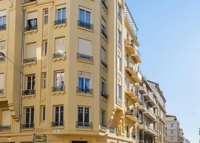 Apartment 2 Pieces Dans Le Carre D Or Nice