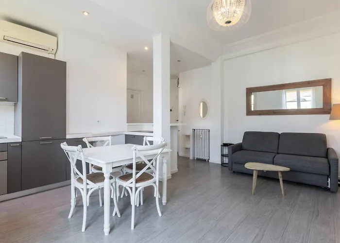 2 Pieces Dans Le Carre D Or Apartment Nice